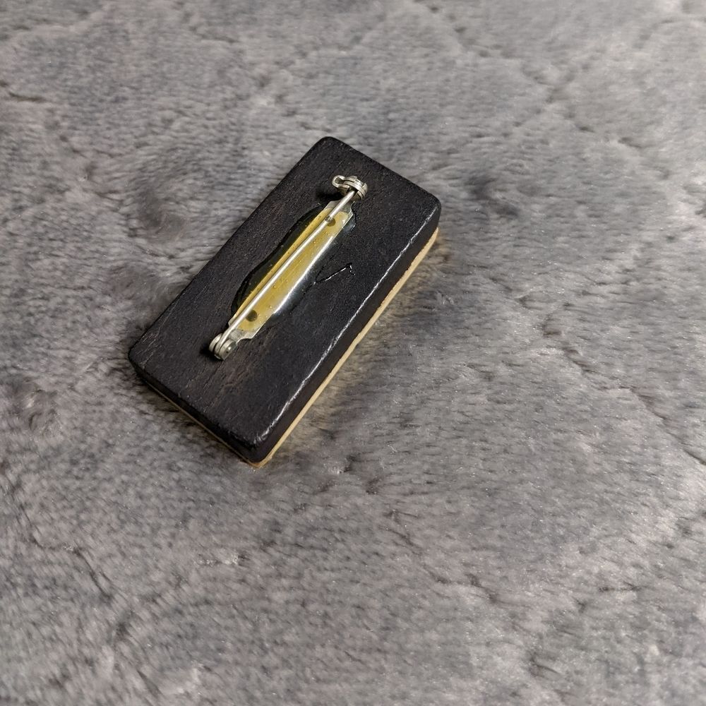 Antique Bone & Ebony w/ Brass Tac Domino Brooche - Picture 4 of 9